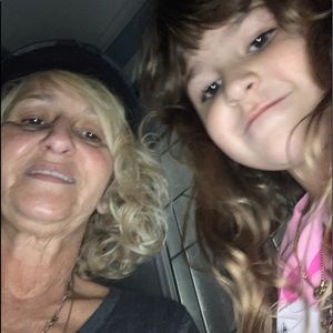 Meet your Posher, Lorrie